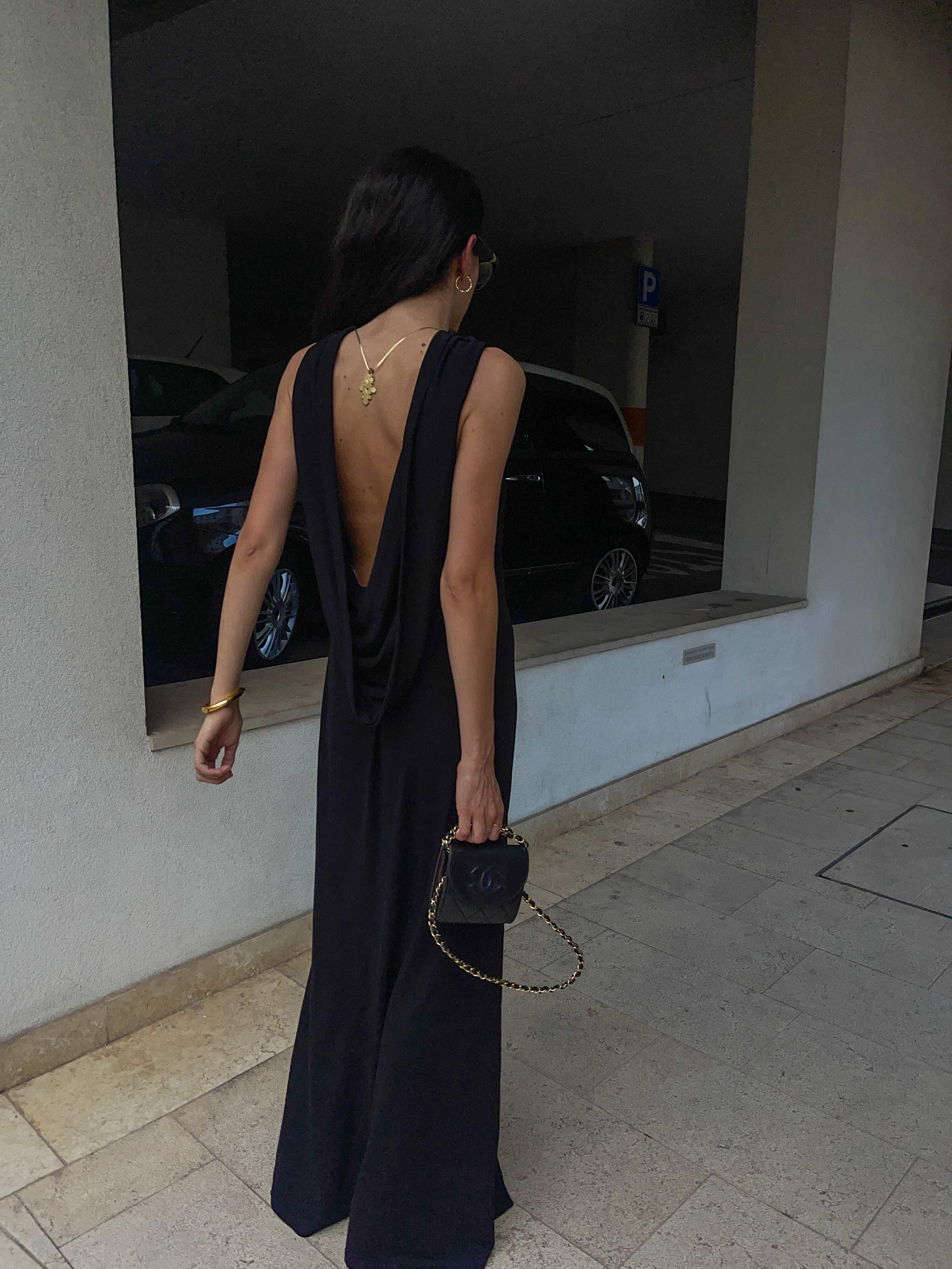 Backless black dress 🖤