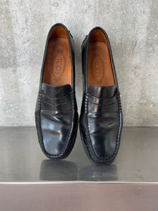 Tod’s black loafers